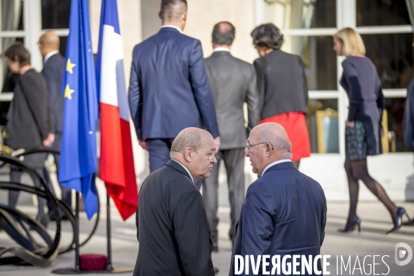 Premier conseil des ministres du gouvernement Cazeneuve