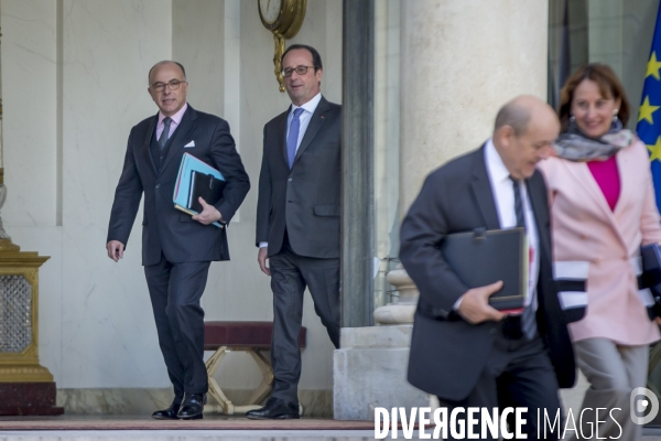 Premier conseil des ministres du gouvernement Cazeneuve