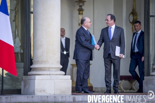 Premier conseil des ministres du gouvernement Cazeneuve