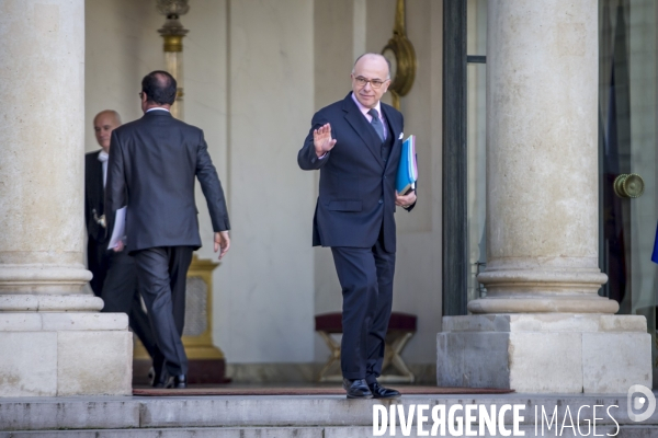 Premier conseil des ministres du gouvernement Cazeneuve