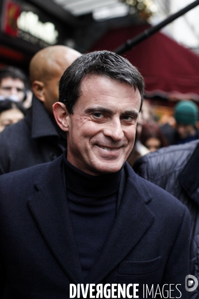 Manuel Valls en campagne pour les primaires du PS au Marché des Enfants Rouges