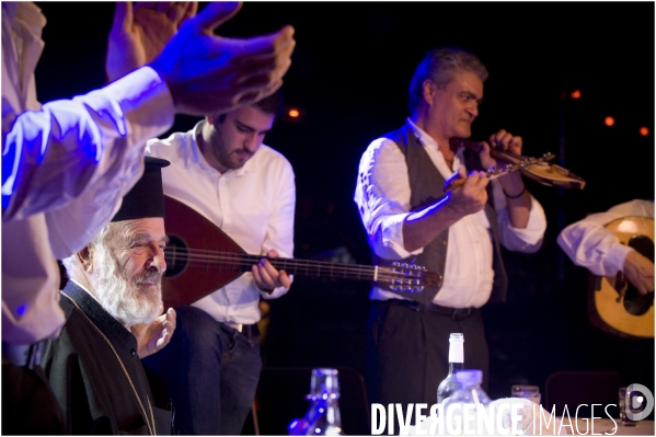 KARPATHOS : Chants de fête à Olympos - Grèce