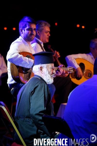 KARPATHOS : Chants de fête à Olympos - Grèce