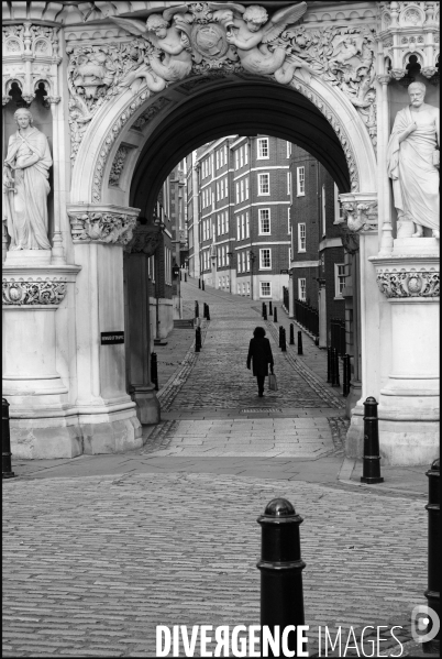 Londres.Temple, berceau de la common law, ensemble d immeubles qui abritent depuis le 14 eme les centres de formation  des juges et des avocats.