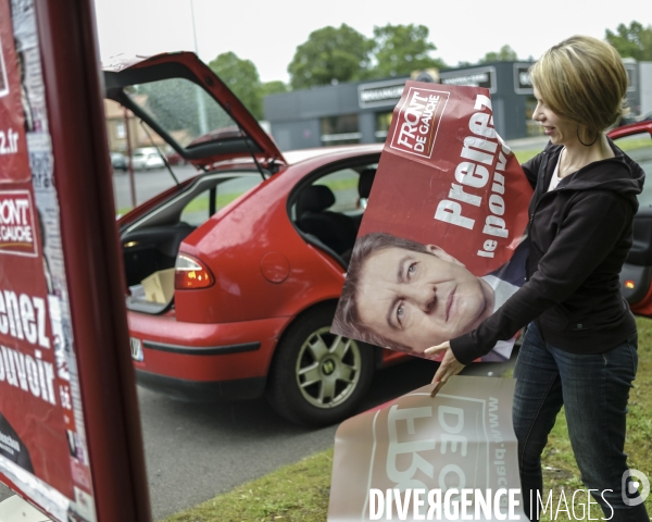 Campagne legislative de Jean-Luc Melenchon - collage d affiches