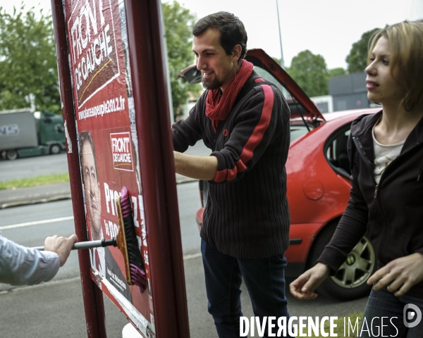 Campagne legislative de Jean-Luc Melenchon - collage d affiches