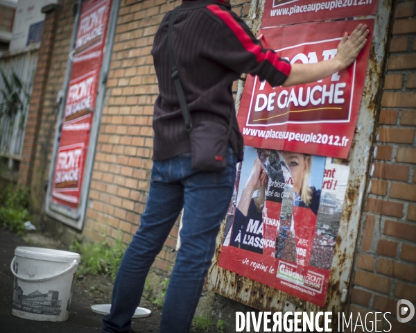 Campagne legislative de Jean-Luc Melenchon - collage d affiches