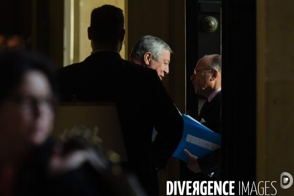 Bernard Cazeneuve à l Assemblée nationale. Questions d actualité