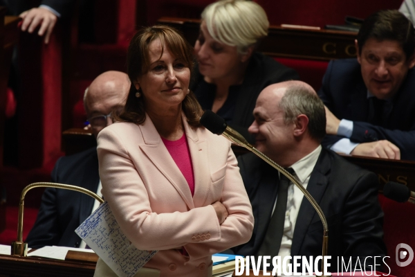 Bernard Cazeneuve à l Assemblée nationale. Questions d actualité
