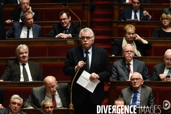 Bernard Cazeneuve à l Assemblée nationale. Questions d actualité