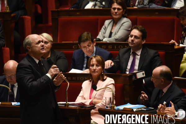 Bernard Cazeneuve à l Assemblée nationale. Questions d actualité