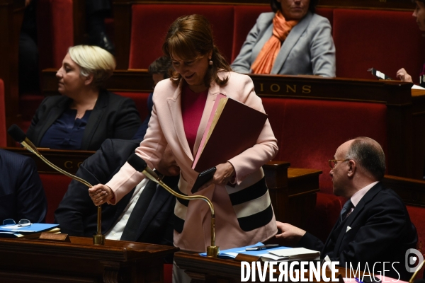 Bernard Cazeneuve à l Assemblée nationale. Questions d actualité