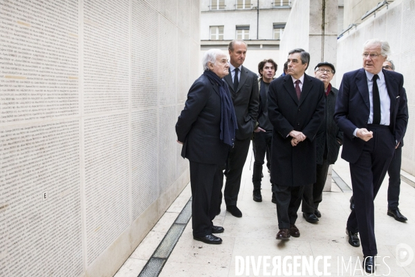 François FILLON visite le Mémorial de la Shoah à Paris
