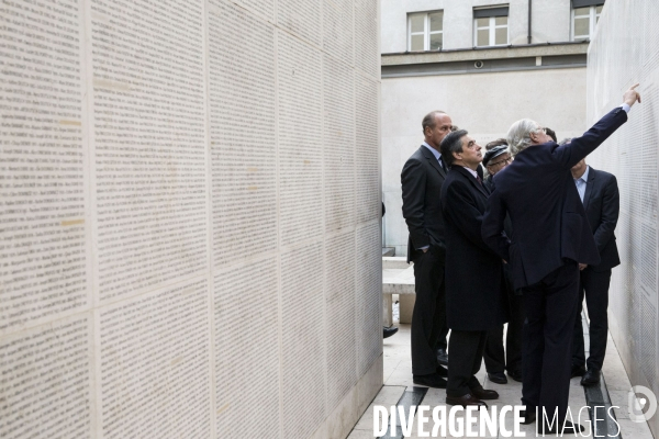 François FILLON visite le Mémorial de la Shoah à Paris