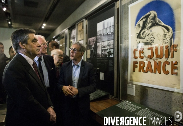 François FILLON visite le Mémorial de la Shoah à Paris