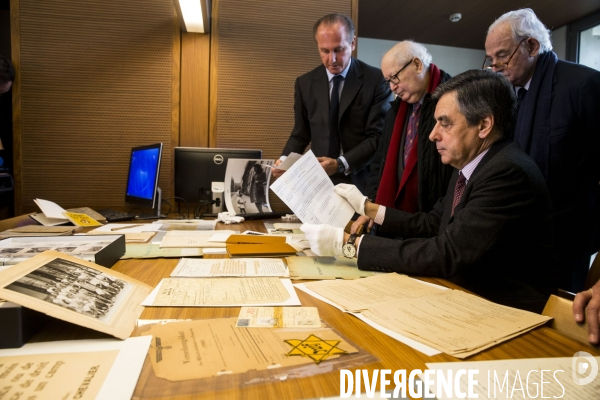 François FILLON visite le Mémorial de la Shoah à Paris