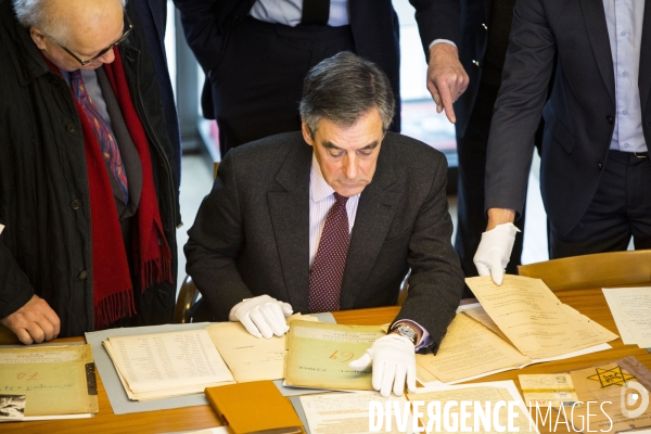 François FILLON visite le Mémorial de la Shoah à Paris