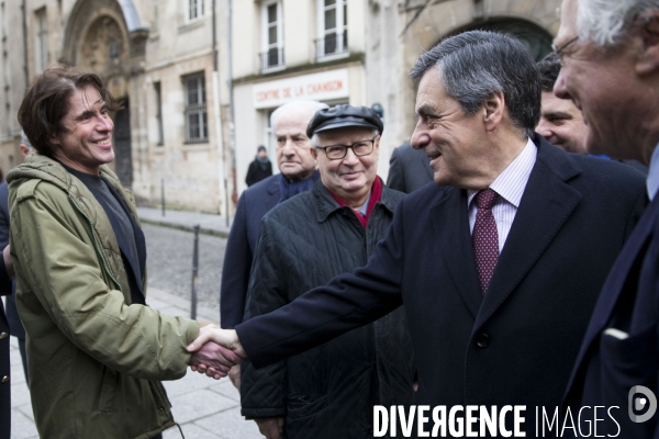 François FILLON visite le Mémorial de la Shoah à Paris