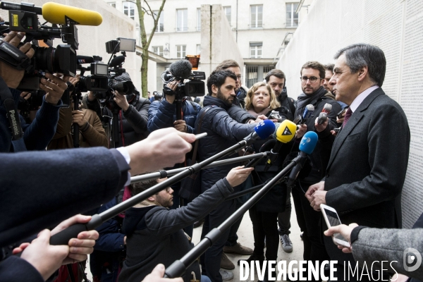 François FILLON visite le Mémorial de la Shoah à Paris