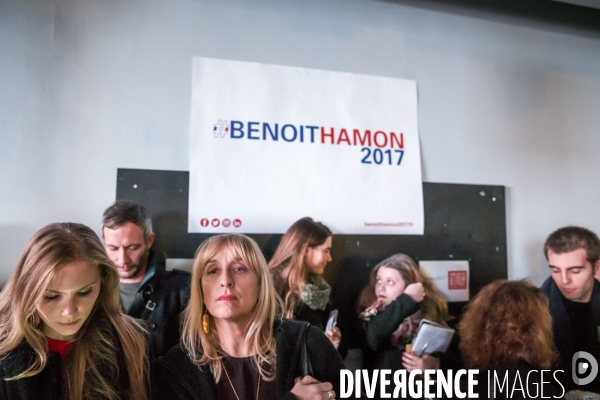 Benoit Hamon en meeting au gymnase Japy à Paris