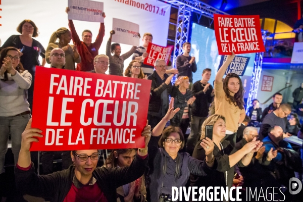 Benoit Hamon en meeting au gymnase Japy à Paris