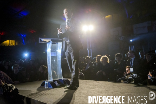 Benoit Hamon en meeting au gymnase Japy à Paris