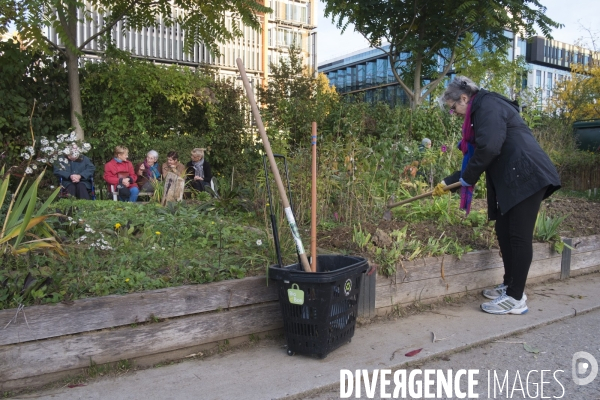 Scènes de rue aux Lilas.