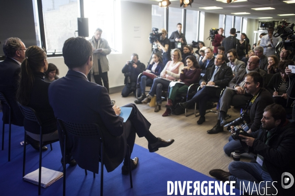 Conférence de Presse de Emmanuel Macron dans ses locaux de campagne Conférence de Presse de Emmanuel Macron dans ses locaux de campagne