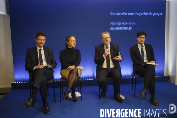 Conférence de Presse de Emmanuel Macron dans ses locaux de campagne Conférence de Presse de Emmanuel Macron dans ses locaux de campagne