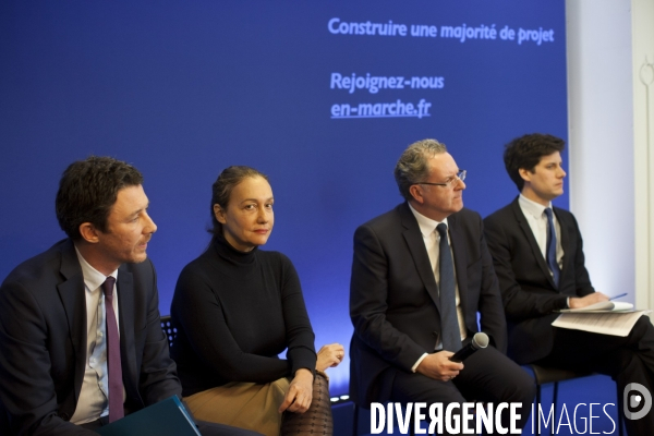 Conférence de Presse de Emmanuel Macron dans ses locaux de campagne Conférence de Presse de Emmanuel Macron dans ses locaux de campagne