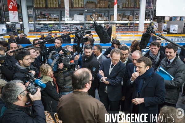 Emmanuel MACRON dans le METRO