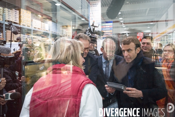 Emmanuel MACRON dans le METRO