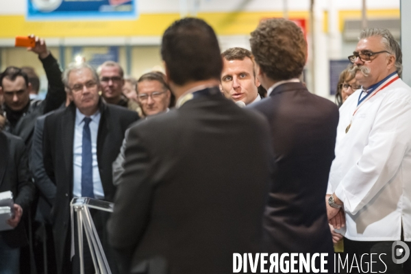 Emmanuel MACRON dans le METRO