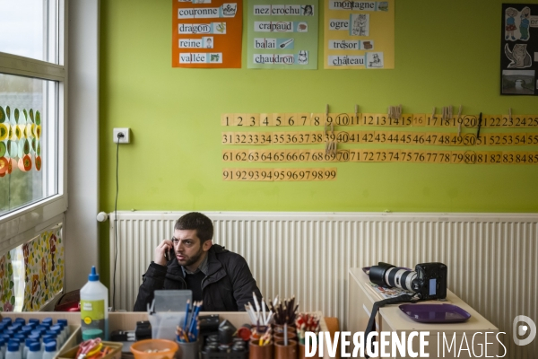 Emmanuel MACRON à l école maternelle