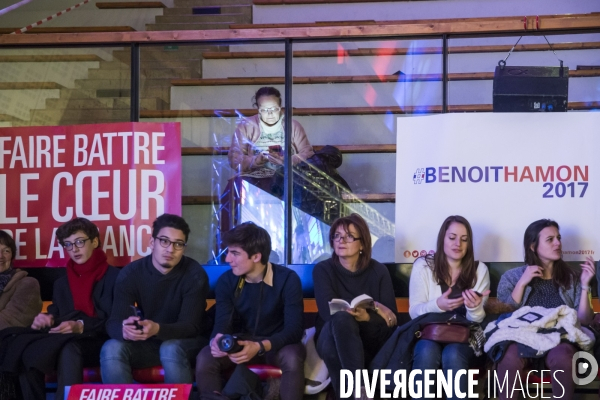 Benoît Hamon en meeting à Paris