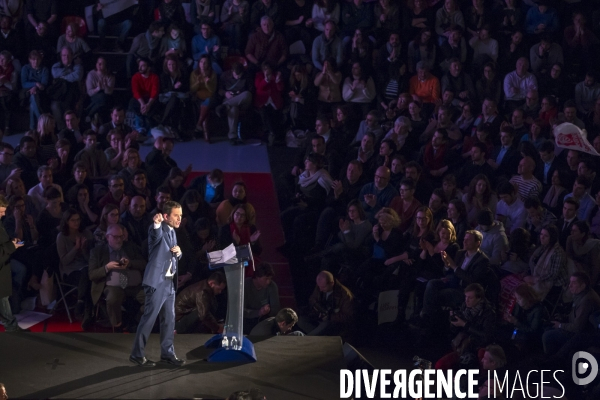 Benoît Hamon en meeting à Paris