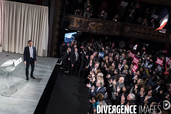 Meeting de M. Valls au Trianon.