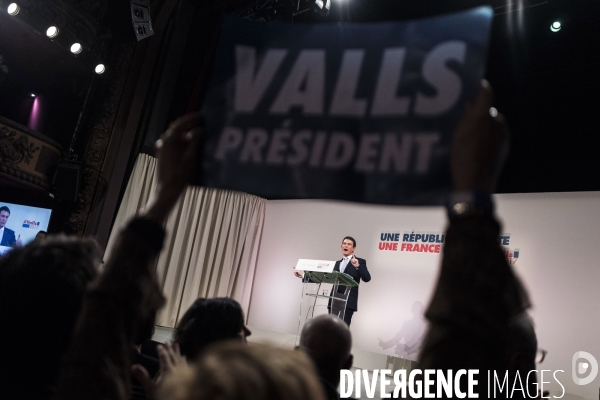 Meeting de M. Valls au Trianon.