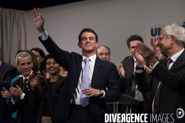 Meeting de M. Valls au Trianon.