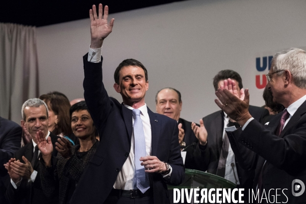 Meeting de M. Valls au Trianon.