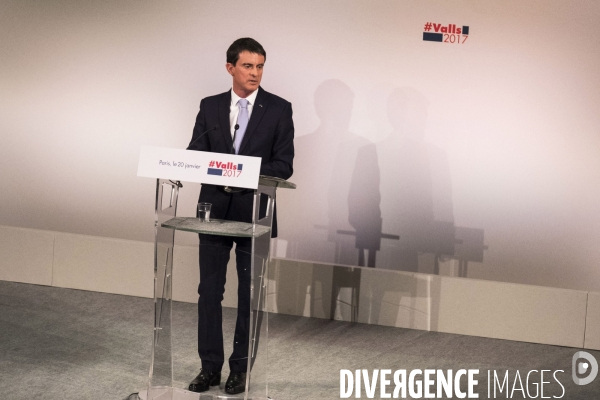 Meeting de M. Valls au Trianon.