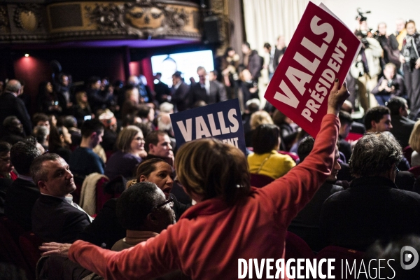 Meeting de M. Valls au Trianon.