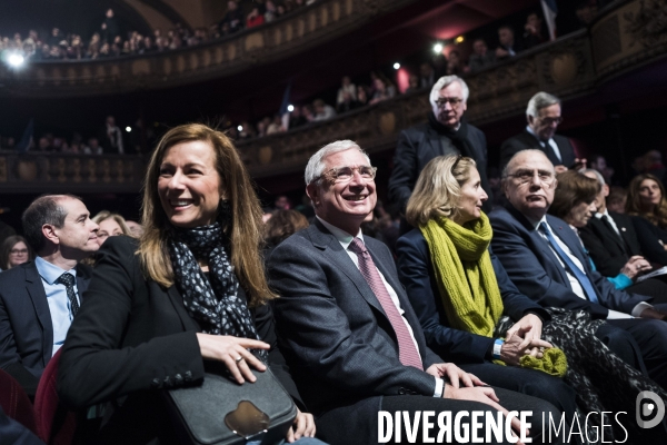 Meeting de M. Valls au Trianon.