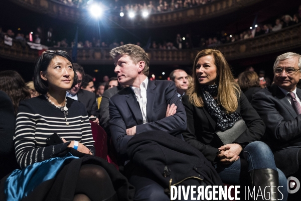 Meeting de M. Valls au Trianon.