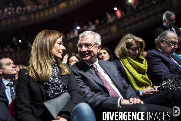 Meeting de M. Valls au Trianon.