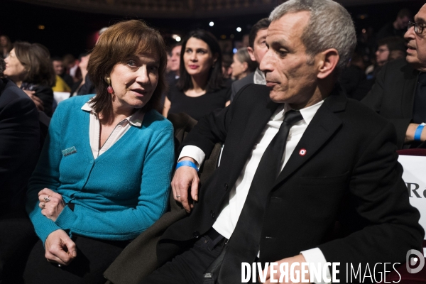 Meeting de M. Valls au Trianon.