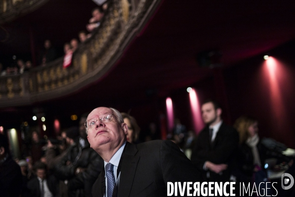 Meeting de M. Valls au Trianon.