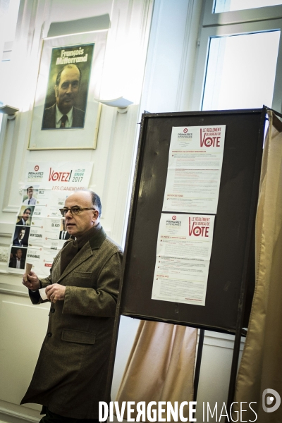 Vote pour la primaire à Solferino.