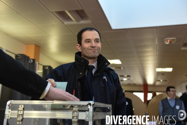 Vote de Benoît Hamon pour le 1er tour des Primaires citoyennes.