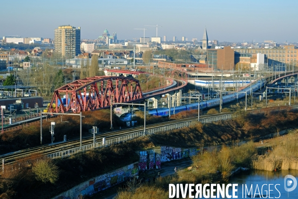 Bruxelles.Un tgv pres de la gare du Midi en direction de Paris.